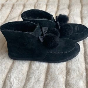 Women’s Ugg slippers size 10